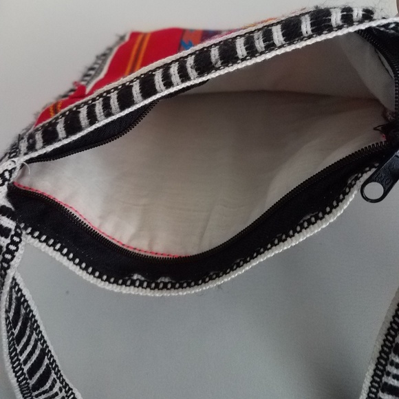 Handmade Ecuador Turtle Handbag - Picture 3 of 3